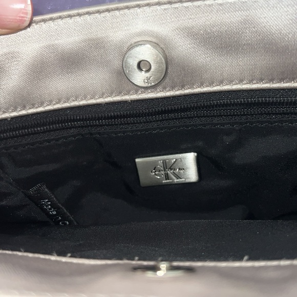 Calvin Klein purse silver shimmer - Picture 5 of 12